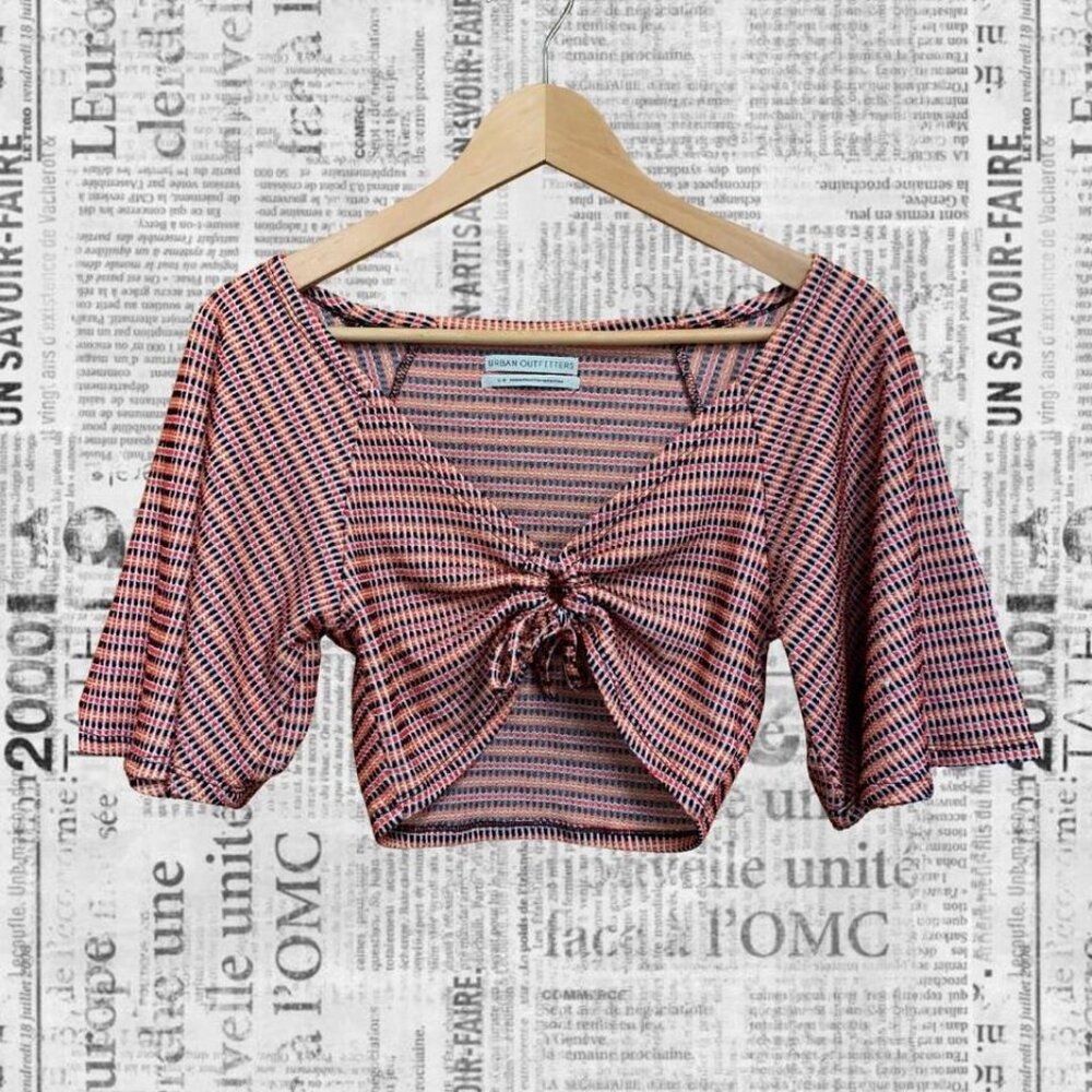 Vintage-inspired striped o-ring top